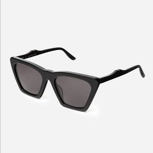 ILLESTEVA WOMEN'S LISBON BLACK SUNGLASSES